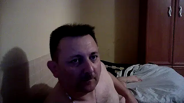 Snapshot of Novy73 chatting on 11/07/25, 01:16 Novy73 online show from 11/07/25, 01:16