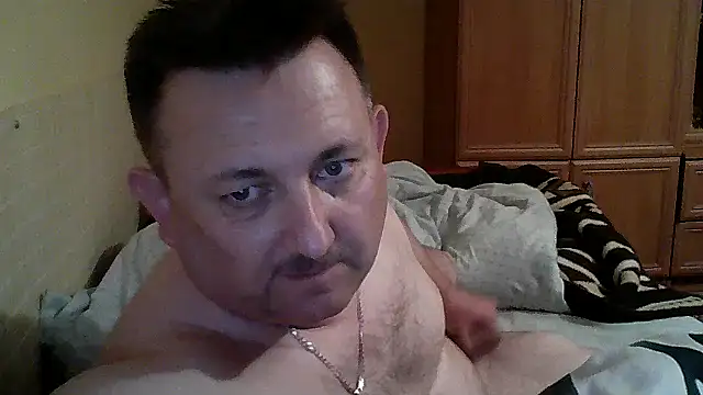 Snapshot of Novy73 chatting on 12/02/25, 12:05 Novy73 online show from 12/02/25, 12:05