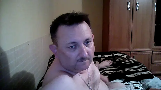 Snapshot of Novy73 chatting on 12/04/25, 10:40 Novy73 online show from 12/04/25, 10:40