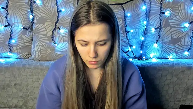 MaggieCake online show from 12/14/24, 03:51