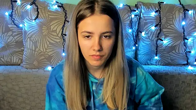 MaggieCake online show from 10/28/25, 01:53