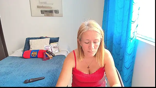 Snapshot of Naty_Stone chatting on 01/29/25, 07:11 Naty Stone online show from 01/29/25, 07:11