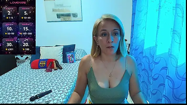 Snapshot of Naty_Stone chatting on 03/10/25, 09:40 Naty Stone online show from 03/10/25, 09:40