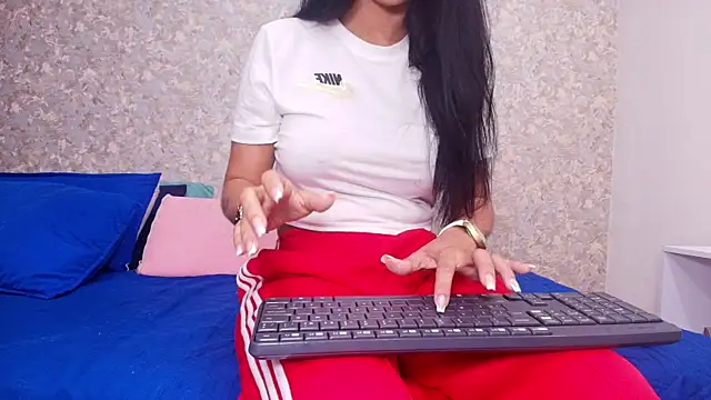 Snapshot of samanta_360 chatting on 01/26/25, 12:01 samanta 360 online show from 01/26/25, 12:01