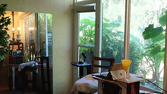 Snapshot of eliberator1777 chatting on 10/12/25, 03:11 eliberator1777 online show from 10/12/25, 03:11