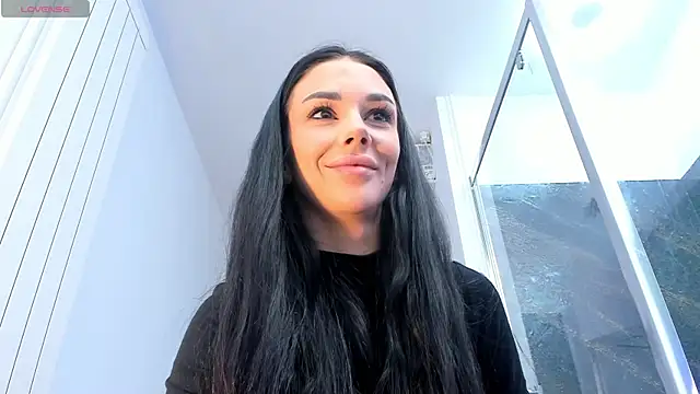 Snapshot of realhotfallingdevil chatting on 09/26/25, 09:02 realhotfallingdevil online show from 09/26/25, 09:02