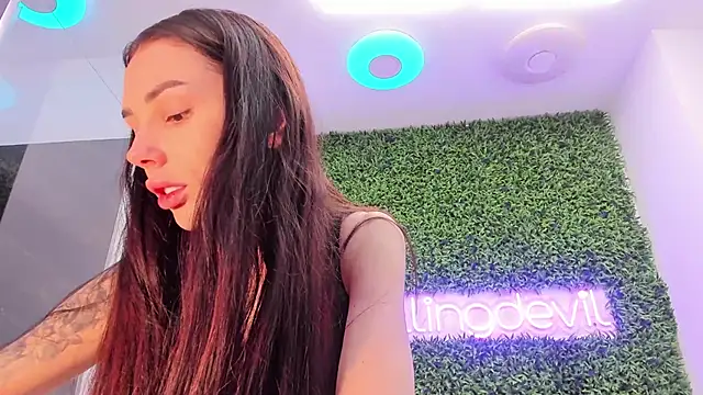 realhotfallingdevil online show from 11/22/25, 09:52