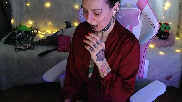 Ginger Stay online show from 04/14/26, 08:31