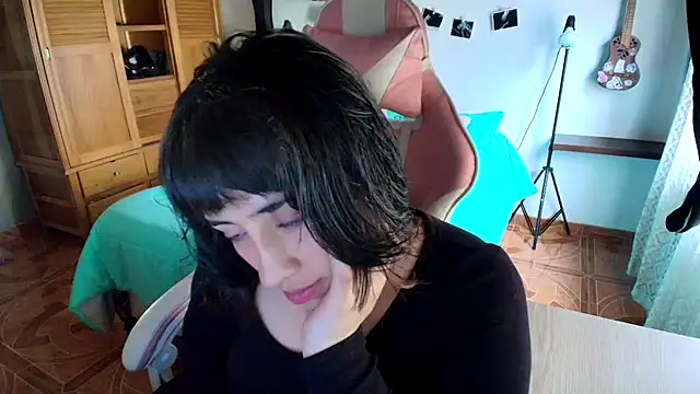 Snapshot of venus_666 chatting on 12/21/25, 04:36 venus 666 online show from 12/21/25, 04:36