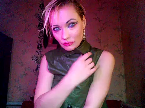 WildMissNiks online show from 11/13/25, 07:51