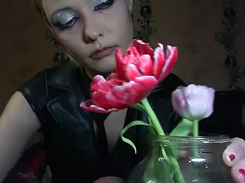 WildMissNiks online show from 03/11/26, 08:20