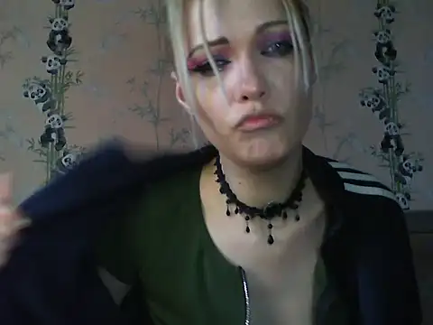 WildMissNiks online show from 05/09/26, 07:24
