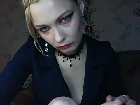WildMissNiks online show from 05/20/26, 07:36
