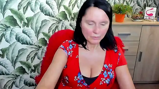 Snapshot of Ellennaughty chatting on 02/18/25, 01:10 Ellennaughty online show from 02/18/25, 01:10