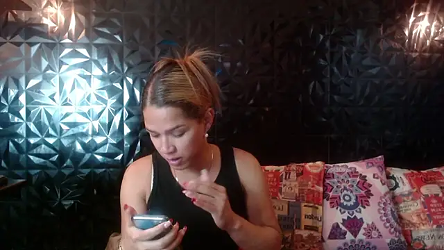 Snapshot of PINK__LOLA1 chatting on 07/01/26, 11:04 PINK LOLA1 online show from 07/01/26, 11:04