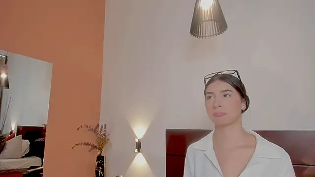 Snapshot of Christy_Sea chatting on 02/13/25, 06:16 Christy Sea online show from 02/13/25, 06:16