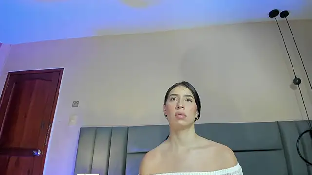 Snapshot of Christy_Sea chatting on 10/10/25, 06:40 Christy Sea online show from 10/10/25, 06:40