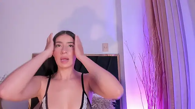 Snapshot of Christy_Sea chatting on 10/11/25, 06:28 Christy Sea online show from 10/11/25, 06:28