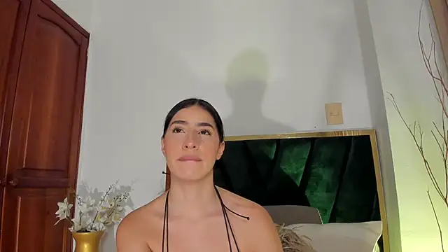 Snapshot of Christy_Sea chatting on 10/24/25, 06:48 Christy Sea online show from 10/24/25, 06:48