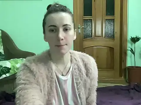 Snapshot of AngelTough20 chatting on 11/04/25, 11:37 AngelTough20 online show from 11/04/25, 11:37