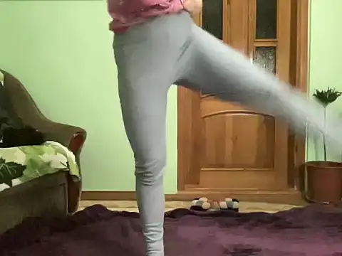 Snapshot of AngelTough20 chatting on 11/28/25, 11:29 AngelTough20 online show from 11/28/25, 11:29