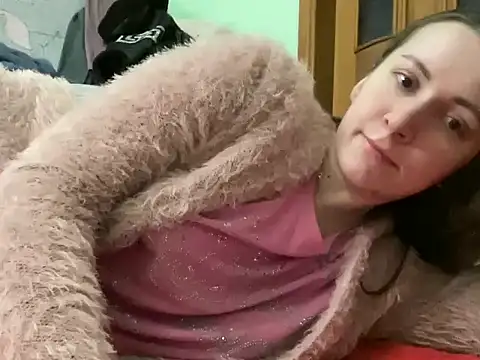 Snapshot of AngelTough20 chatting on 12/16/25, 11:32 AngelTough20 online show from 12/16/25, 11:32