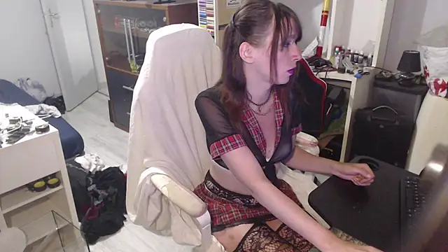 missthon0 online show from 04/12/26, 01:16