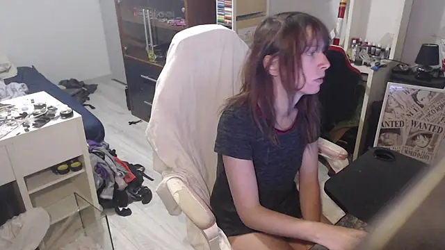 missthon0 online show from 04/16/26, 11:11