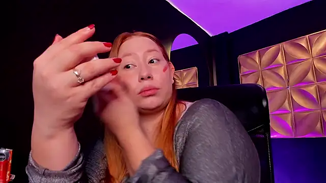 hannamartinn online show from 09/17/25, 03:03