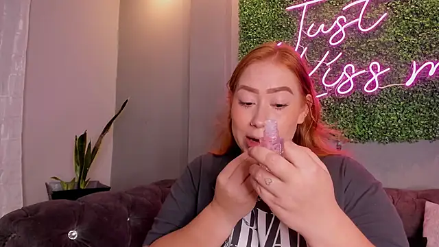 hannamartinn online show from 10/08/25, 03:31