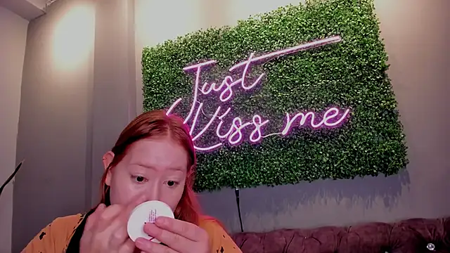 hannamartinn online show from 10/22/25, 03:34