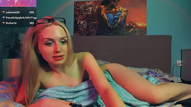 Linda Roxy online show from 12/15/24, 06:37