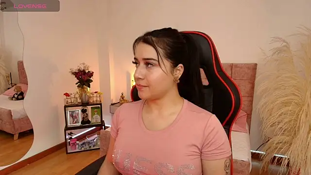 Snapshot of KallyMyller1 chatting on 12/10/24, 07:11 KallyMyller1 online show from 12/10/24, 07:11