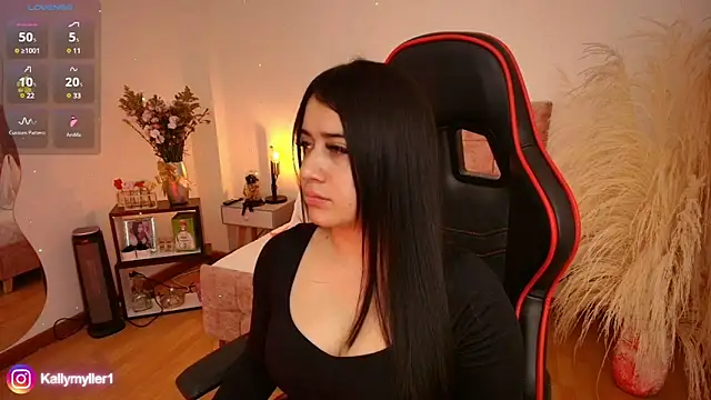 Snapshot of KallyMyller1 chatting on 12/24/24, 03:37 KallyMyller1 online show from 12/24/24, 03:37