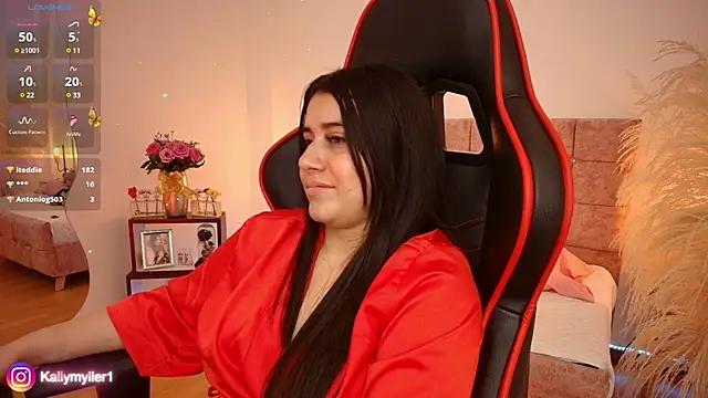 Snapshot of KallyMyller1 chatting on 01/02/25, 10:44 KallyMyller1 online show from 01/02/25, 10:44