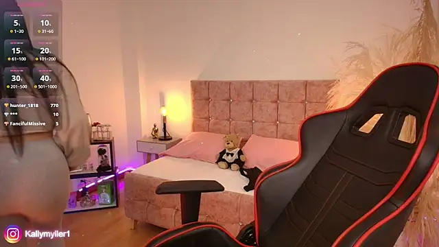 Snapshot of KallyMyller1 chatting on 01/17/25, 10:45 KallyMyller1 online show from 01/17/25, 10:45