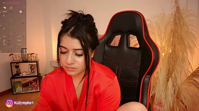 Snapshot of KallyMyller1 chatting on 03/06/25, 10:26 KallyMyller1 online show from 03/06/25, 10:26