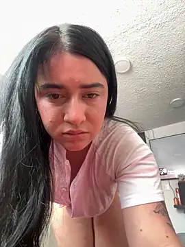 Snapshot of KallyMyller1 chatting on 11/04/25, 07:24 KallyMyller1 online show from 11/04/25, 07:24