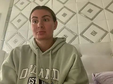 Snapshot of Alyssa_rhoades chatting on 01/26/25, 08:13 Alyssa rhoades online show from 01/26/25, 08:13