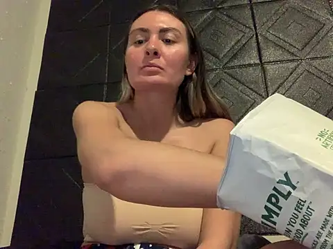 Snapshot of Alyssa_rhoades chatting on 03/01/25, 04:58 Alyssa rhoades online show from 03/01/25, 04:58