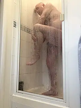 Snapshot of Free2cum4u chatting on 02/10/25, 03:42 Free2cum4u online show from 02/10/25, 03:42