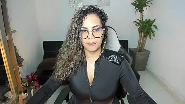 alyssannVhm online show from 10/24/25, 02:30