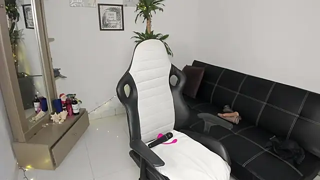 alyssannVhm online show from 01/08/26, 11:07