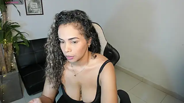 alyssannVhm online show from 04/18/26, 12:14