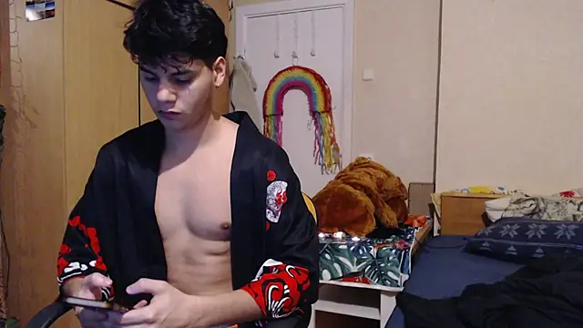 Snapshot of tomas_boy20 chatting on 11/13/25, 08:41 tomas boy20 online show from 11/13/25, 08:41