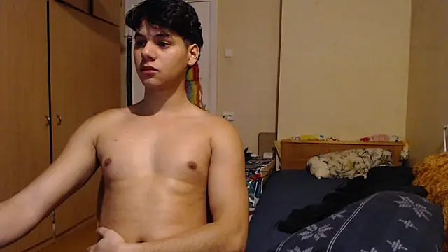 Snapshot of tomas_boy20 chatting on 11/15/25, 01:14 tomas boy20 online show from 11/15/25, 01:14