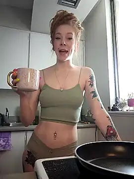 LucidLucy online show from 02/04/25, 04:39