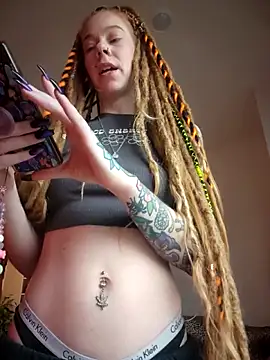 LucidLucy online show from 10/19/25, 08:53