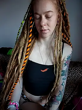 LucidLucy online show from 10/26/25, 01:06