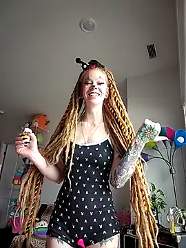 LucidLucy online show from 11/01/25, 03:36